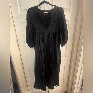 Universal Thread Target brand maxi dress with pockets. Size medium. Color black.